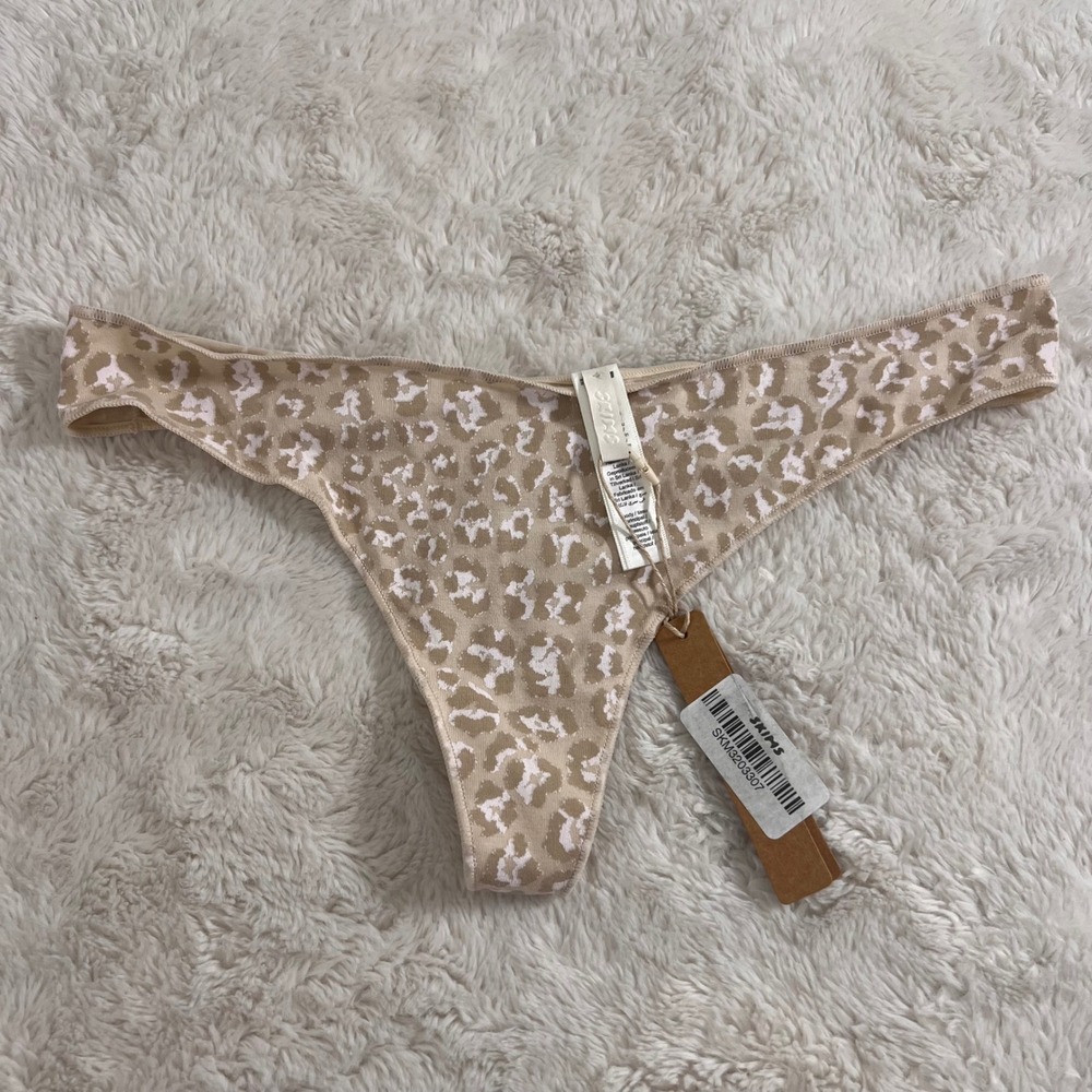 SKIMS Lightweight Cotton Thong Delta Leopard Animal Print TH-THG-8780W Medium
